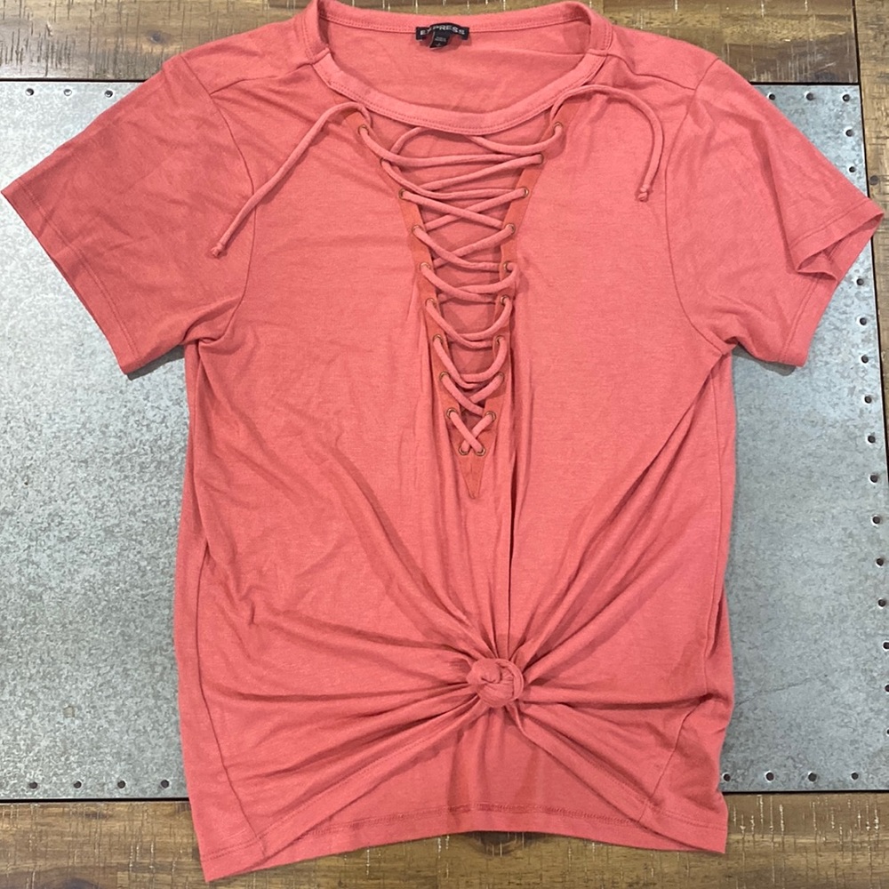 Express lace up t-shirt
